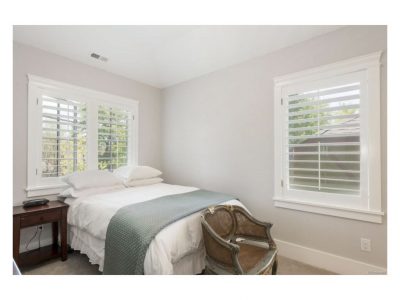 10_857 S High Street