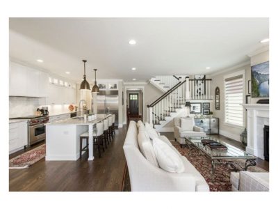 11_857 S High Street